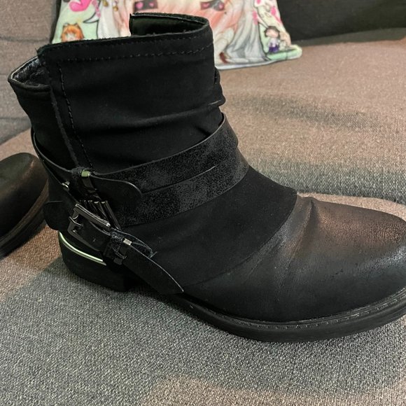 Multi-textured black booties - Picture 9 of 16